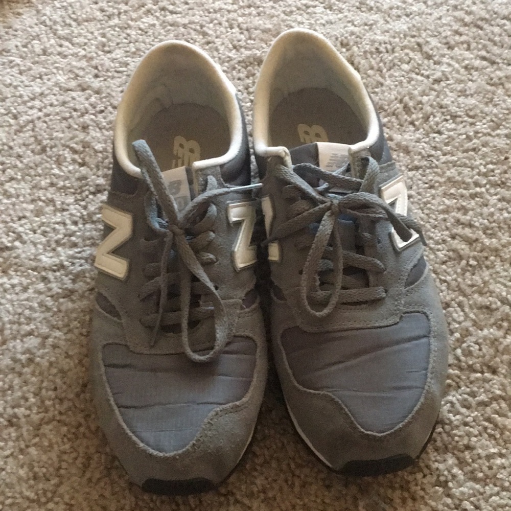 New Balance 420 Tennis Shoes